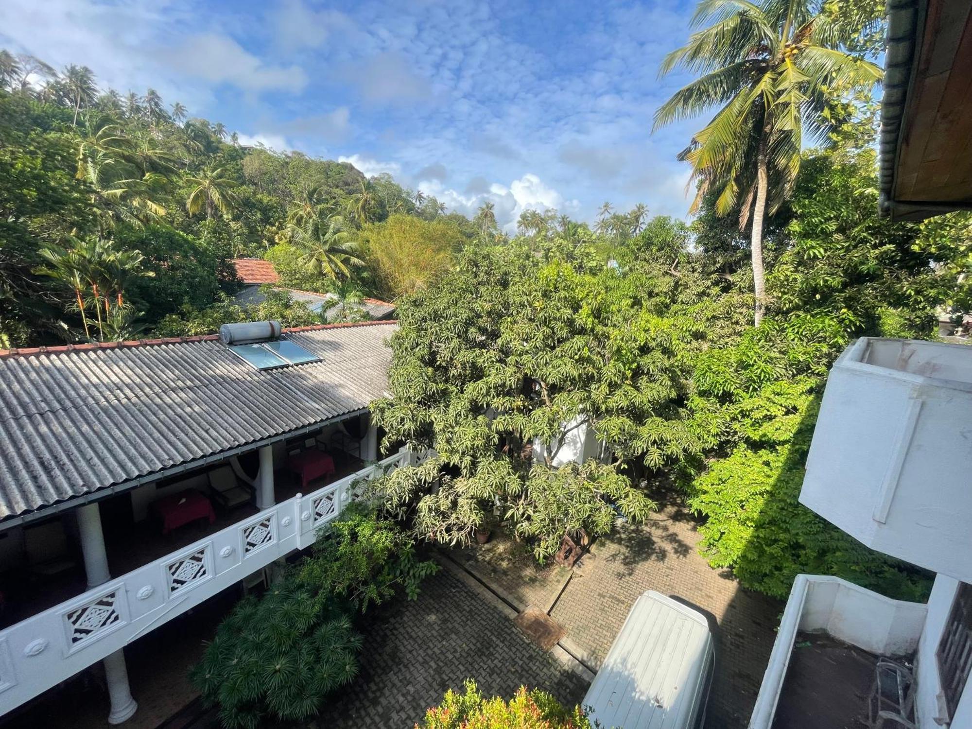 Serendipity Beach Unawatuna Buitenkant foto