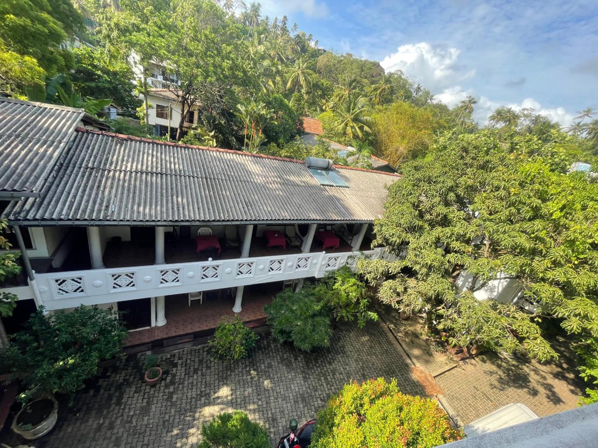 Serendipity Beach Unawatuna Buitenkant foto