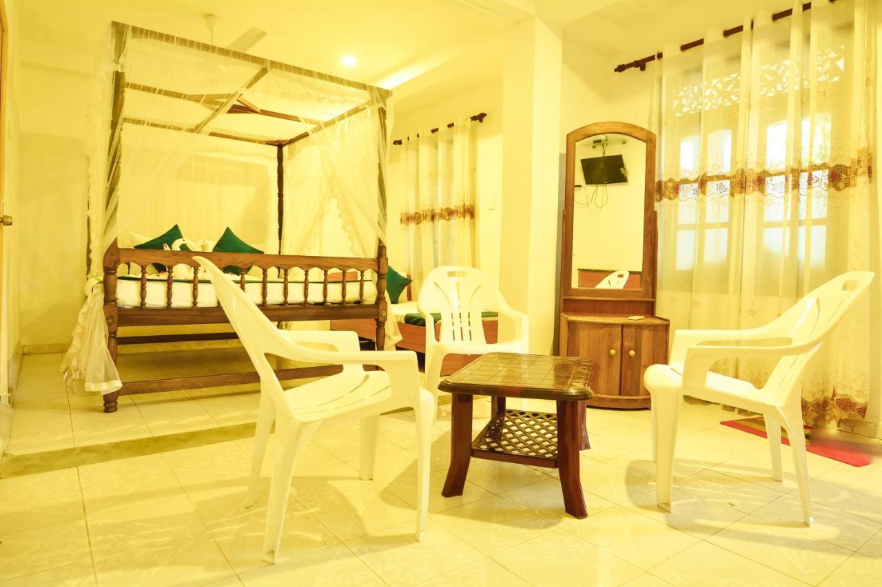 Serendipity Beach Unawatuna Buitenkant foto